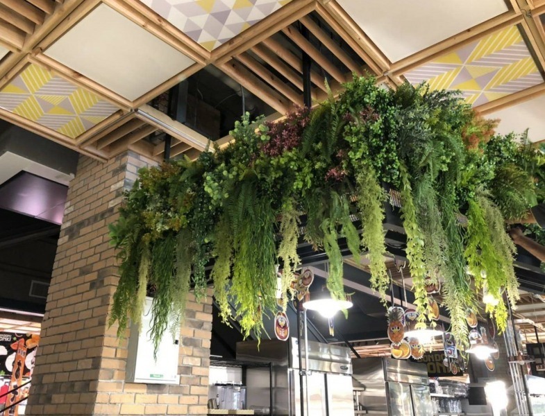 จัดต้นไม้ปลอมแขวนเพดาน